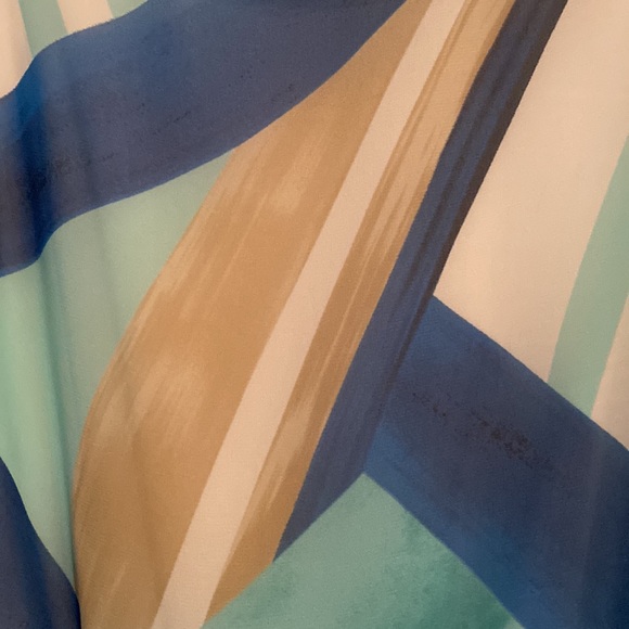 Stunning blue, teal, tan and white flutter dress with belt. Size 8 - Picture 3 of 4